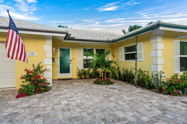 844 East Drive, Boynton Beach, FL 33435