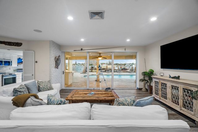 844 East Drive, Boynton Beach, FL 33435