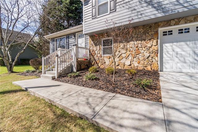 427 Arbour Run, Suwanee, GA 30024