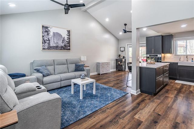 427 Arbour Run, Suwanee, GA 30024