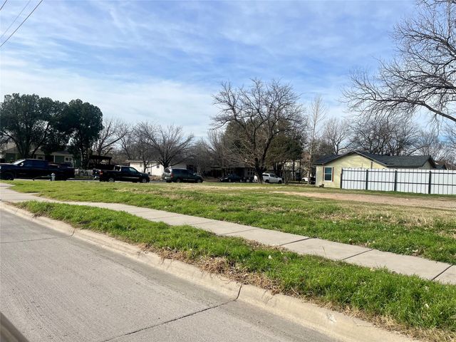 1820 W Lowden Street, Fort Worth, TX 76110