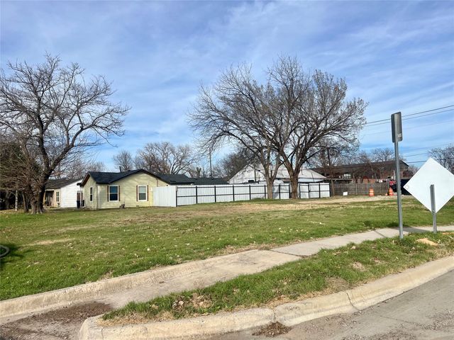 1820 W Lowden Street, Fort Worth, TX 76110