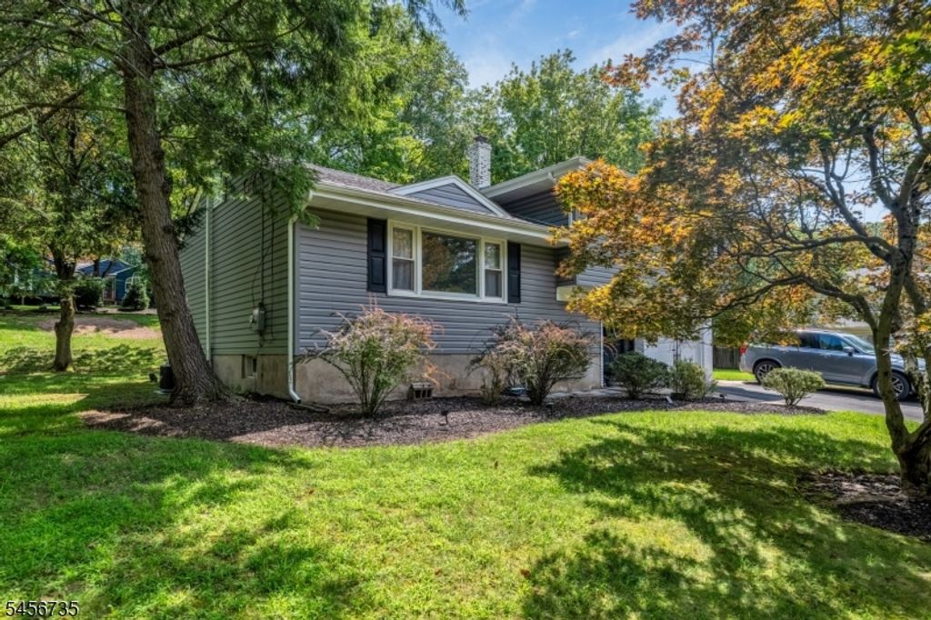 25 Windsor Ct, Norwood Boro, NJ 07648 — photo 2