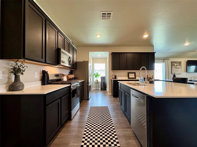 2800 Stormy Street, Yukon, OK 73099