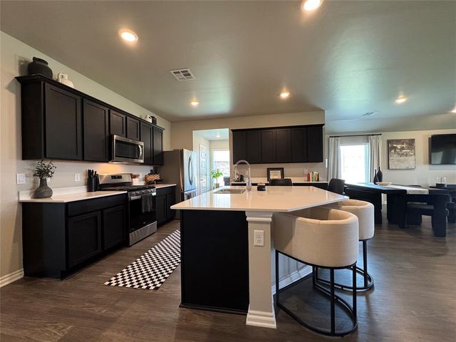 2800 Stormy Street, Yukon, OK 73099