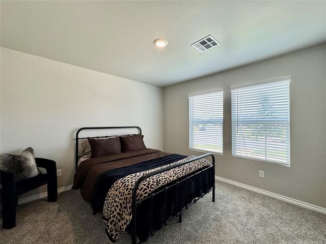 2800 Stormy Street, Yukon, OK 73099