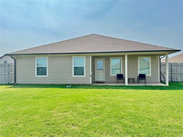 2800 Stormy Street, Yukon, OK 73099