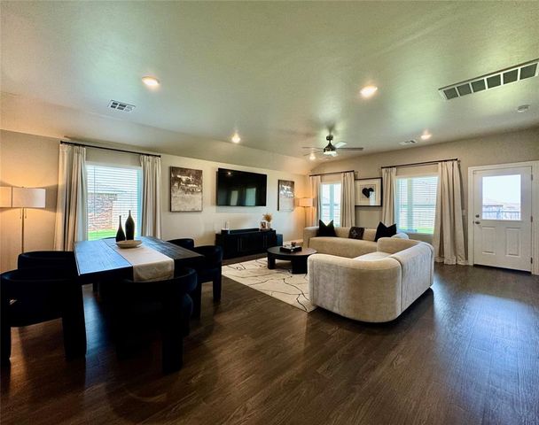 2800 Stormy Street, Yukon, OK 73099