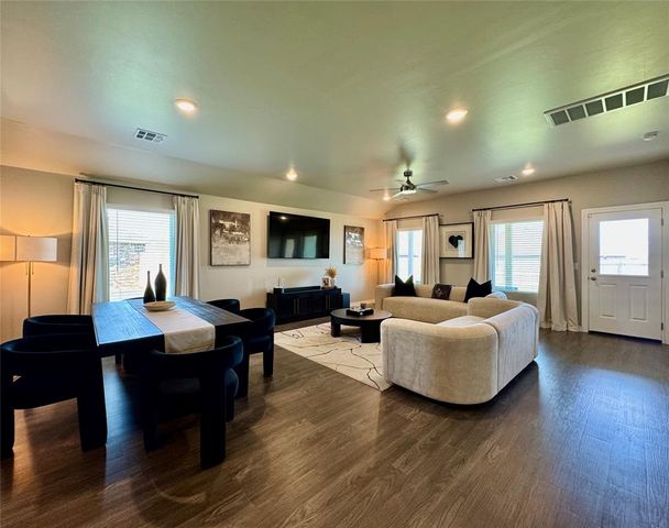 2800 Stormy Street, Yukon, OK 73099