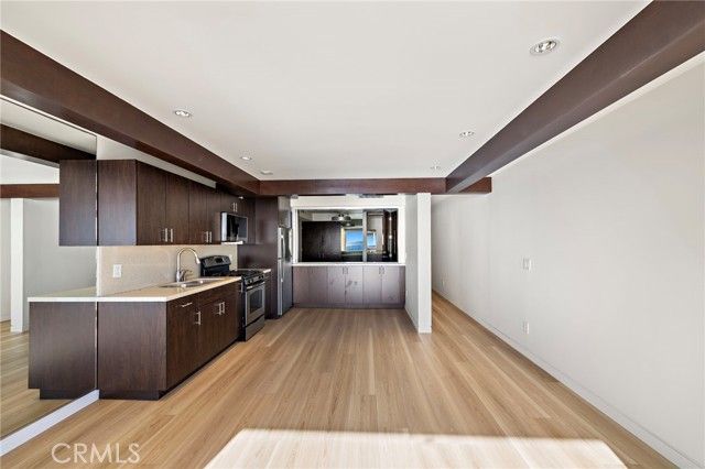 609 Sleepy Hollow Lane 18, Laguna Beach, CA 92651