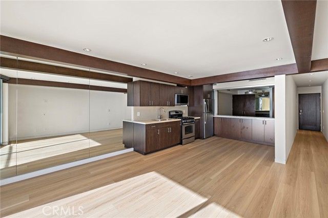 609 Sleepy Hollow Lane 18, Laguna Beach, CA 92651