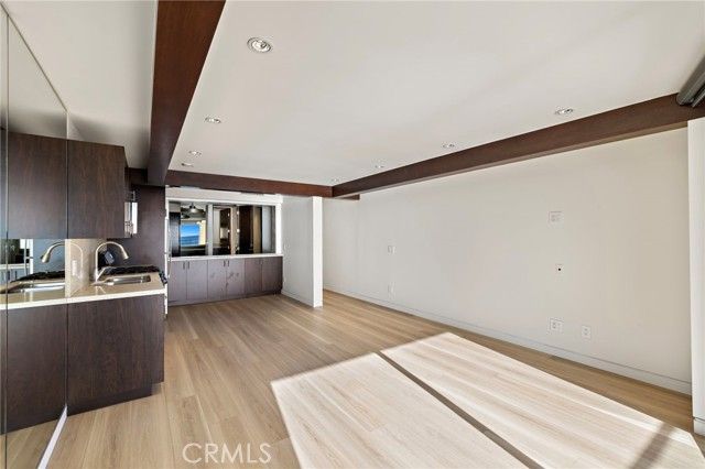 609 Sleepy Hollow Lane 18, Laguna Beach, CA 92651