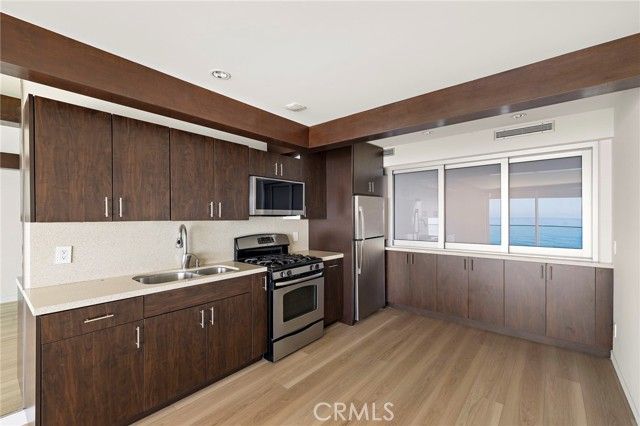 609 Sleepy Hollow Lane 18, Laguna Beach, CA 92651