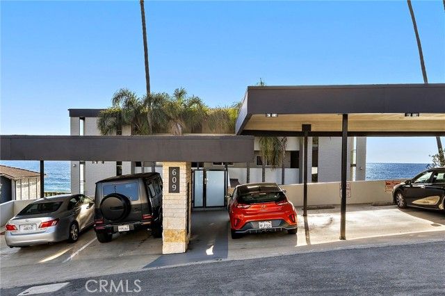 609 Sleepy Hollow Lane 18, Laguna Beach, CA 92651