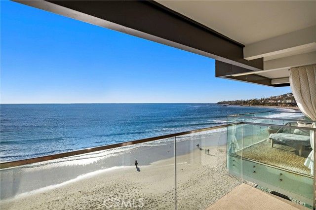 609 Sleepy Hollow Lane 18, Laguna Beach, CA 92651