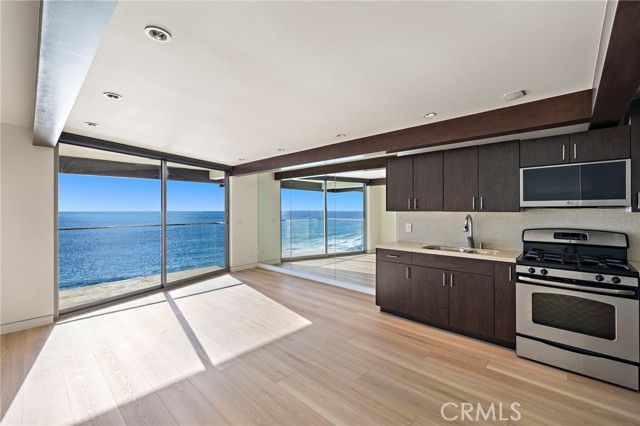 609 Sleepy Hollow Lane 18, Laguna Beach, CA 92651