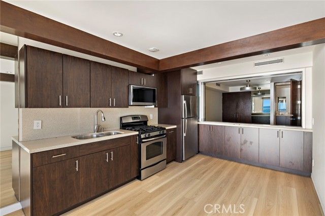 609 Sleepy Hollow Lane 18, Laguna Beach, CA 92651