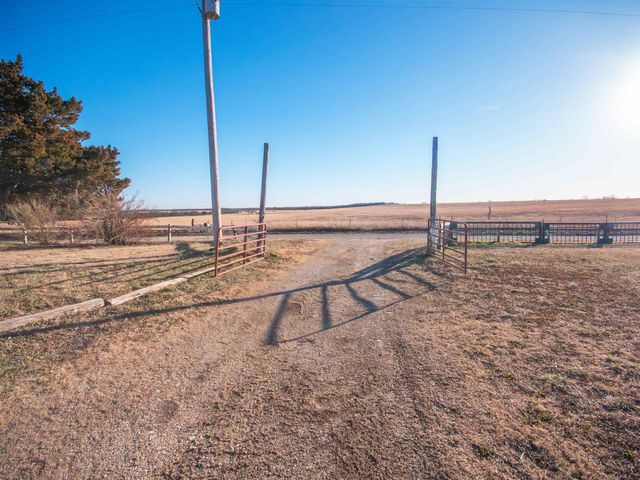 1636 Rock, Howard, KS 67349