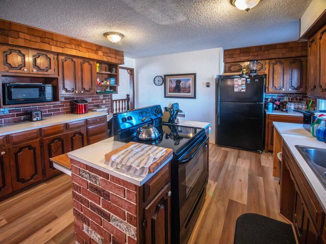 1636 Rock, Howard, KS 67349