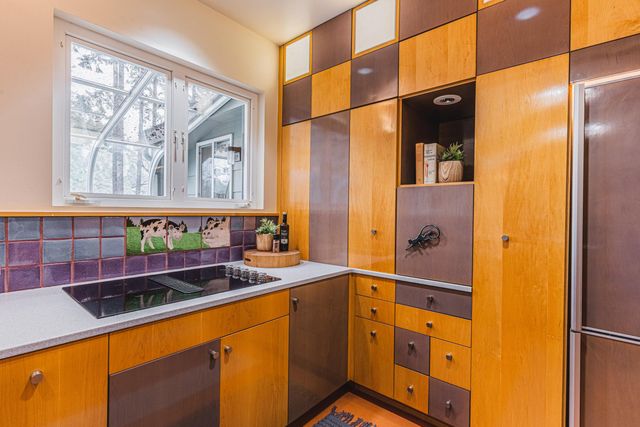 450 Whispering Pines Lane, Grants Pass, OR 97527