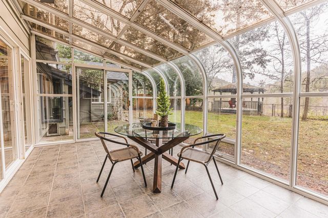 450 Whispering Pines Lane, Grants Pass, OR 97527