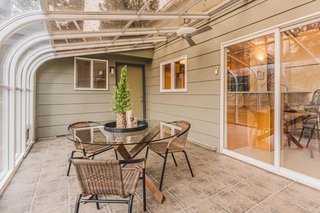 450 Whispering Pines Lane, Grants Pass, OR 97527