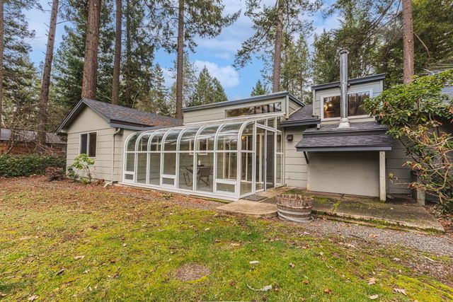 450 Whispering Pines Lane, Grants Pass, OR 97527