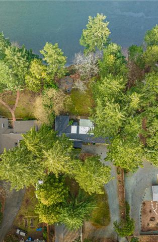 450 Whispering Pines Lane, Grants Pass, OR 97527