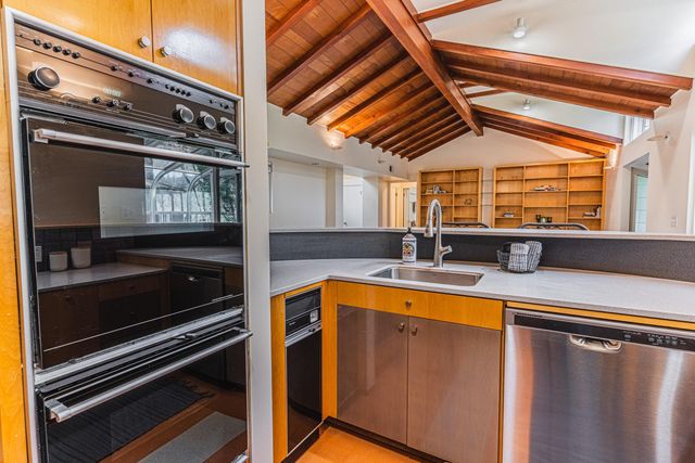 450 Whispering Pines Lane, Grants Pass, OR 97527