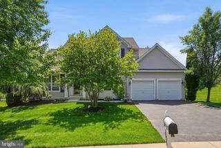 422 WESTVIEW DR, Avondale, PA 19311