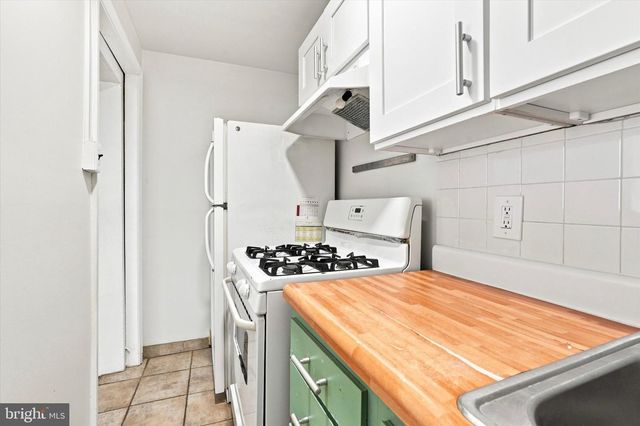 2945 W HARPER ST, Philadelphia, PA 19130