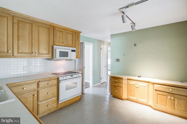 2707 KIMBERLY RD, Lancaster, PA 17603