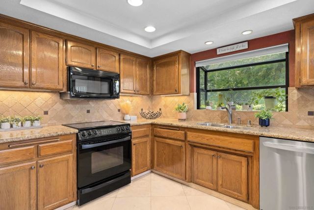 23549 Oriente Way, Ramona, CA 92065