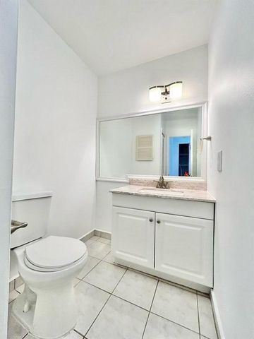 1004 Pine Drive 204, Pompano Beach, FL 33060