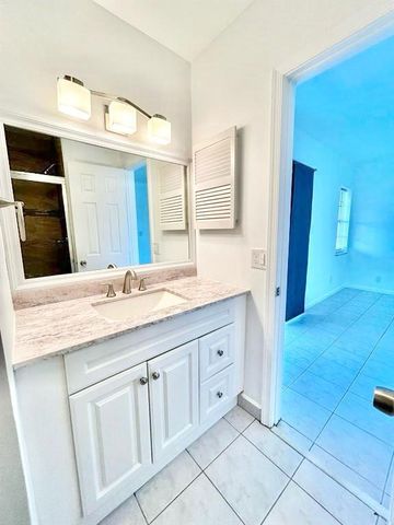 1004 Pine Drive 204, Pompano Beach, FL 33060