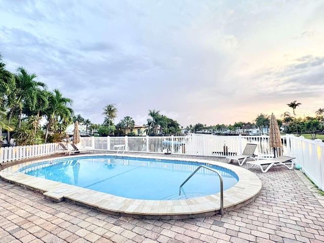 1004 Pine Drive 204, Pompano Beach, FL 33060