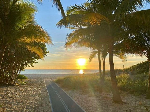 1004 Pine Drive 204, Pompano Beach, FL 33060
