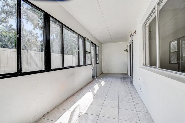 4435 1ST STREET NE 111, St Petersburg, FL 33703