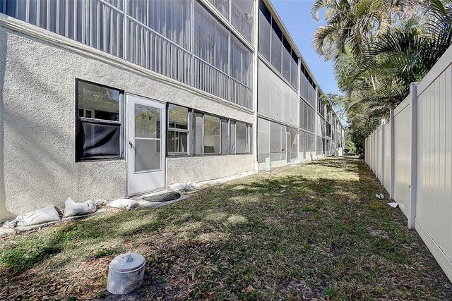 4435 1ST STREET NE 111, St Petersburg, FL 33703