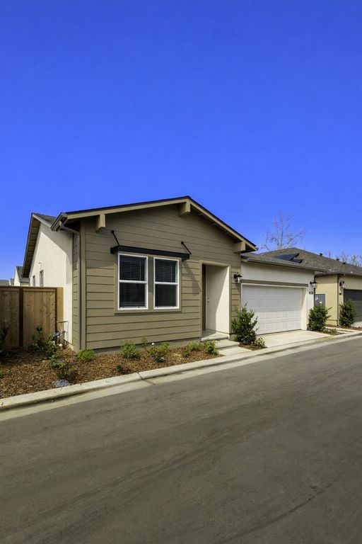 Image 2 of property listing at 4178 Agnes Lane, Madera, CA 93636