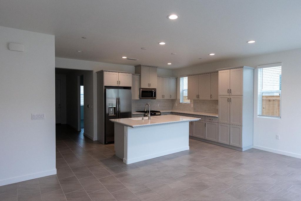 Image 3 of property listing at 4178 Agnes Lane, Madera, CA 93636