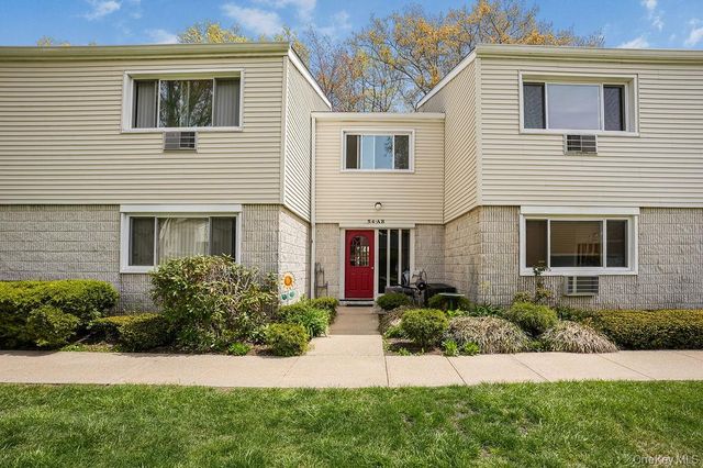 54 Richmond Boulevard 4B, Ronkonkoma, NY 11779