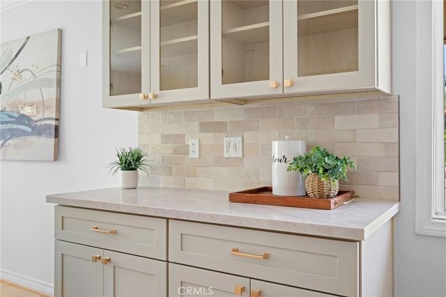 7800 Via Genova, Burbank, CA 91504