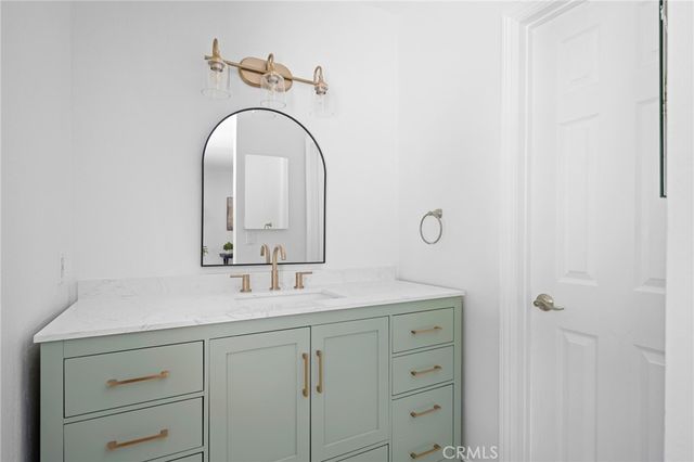 7800 Via Genova, Burbank, CA 91504