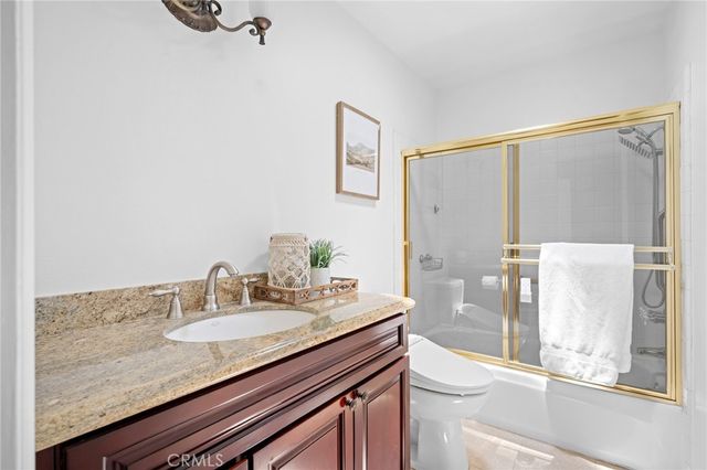7800 Via Genova, Burbank, CA 91504