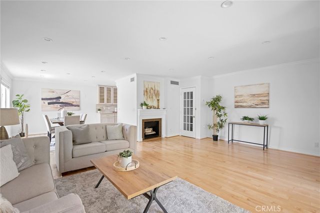 7800 Via Genova, Burbank, CA 91504