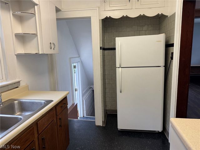 582 Robinette Court, Akron, OH 44310