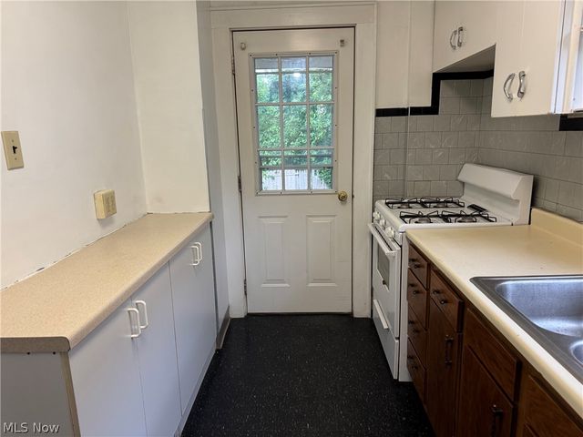 582 Robinette Court, Akron, OH 44310