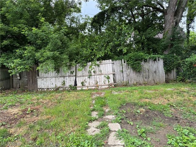 582 Robinette Court, Akron, OH 44310