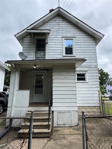 582 Robinette Court, Akron, OH 44310